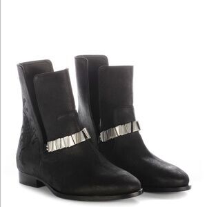 [ Mara & Mine] scorpion boot EUC#6